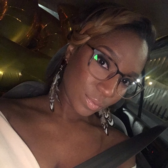 Meet your Posher, Keturah - Picture 1 of 1